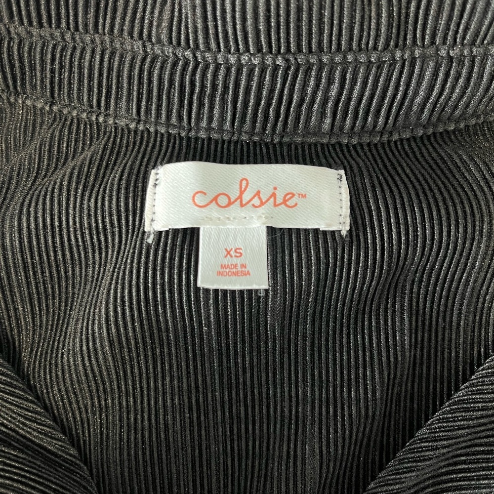 Colsie Ribbed Black Button-Up Shirt - Picture 2 of 4
